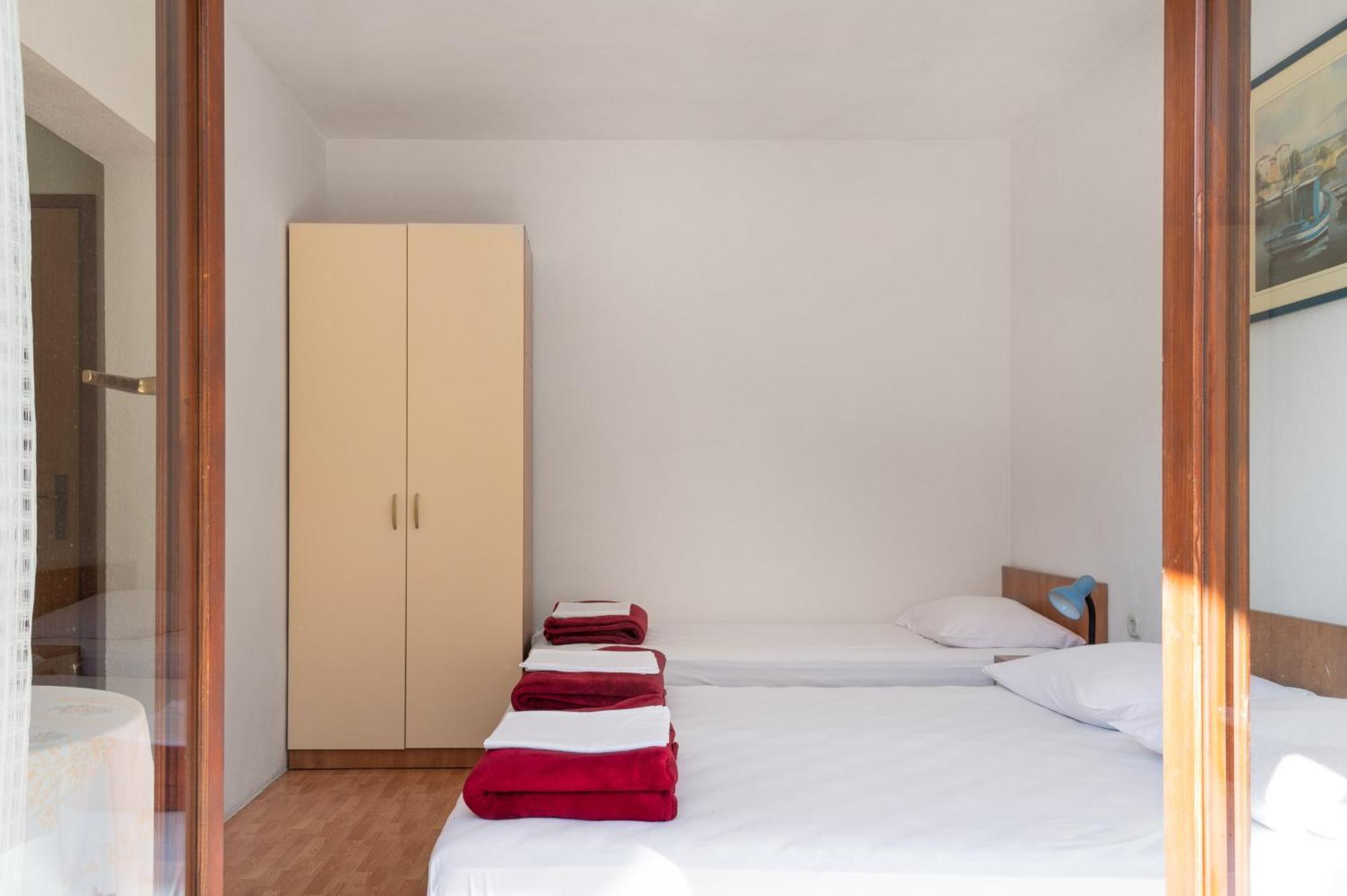 Niko Apartments Drvenik  Room photo